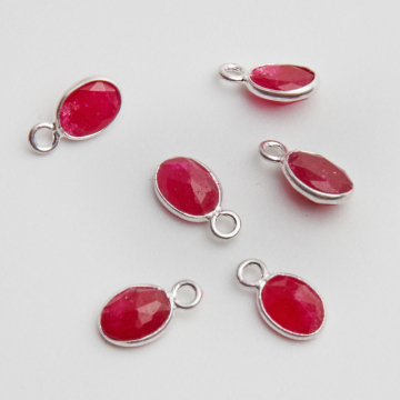 Srebrna zawieszka rubin fasetowany owal w okuciu AG925 6,5x5mm
