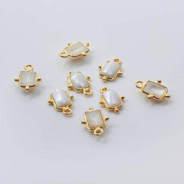 Zawieszka perła naturalna w okuciu AG925 pozłacana 6x4mm