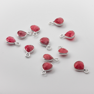 Zawieszka rubin łezka fasetowana w okuciu AG925 6mm