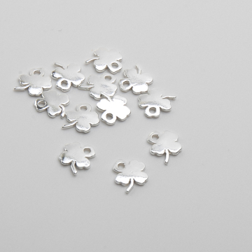 Srebrna zawieszka koniczynka mini 10mm AG925