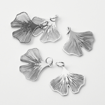 Zawieszka ze stali chirurgicznej liść miłorzębu do naszyjników w kolorze srebrnym 18mm