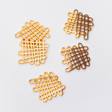 Zawieszka ze stali szlachetnej zawijasy do naszyjników w kolorze złotym 19,5x18,5mm