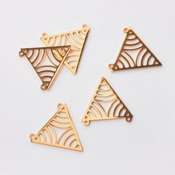 Zawieszka ze stali szlachetnej trójkąt ozdobny do naszyjników w kolorze złotym 19,5mm