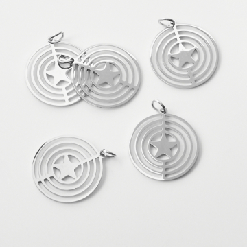 Zawieszka ze stali szlachetnej mini gwiazdka w kółkach do naszyjników w kolorze srebrnym 22mm