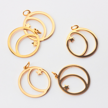 Zawieszka ze stali szlachetnej księżyc i gwiazdka w kółku do naszyjników w kolorze złotym 22mm