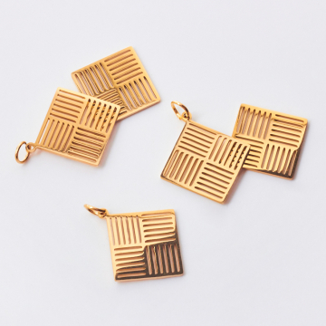 Zawieszka ze stali szlachetnej kwadrat do naszyjników w kolorze złotym 22,5mm