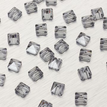 5061 Square spike bead silver night 7.5mm 5061 Square spike bead silver night 7.5mm