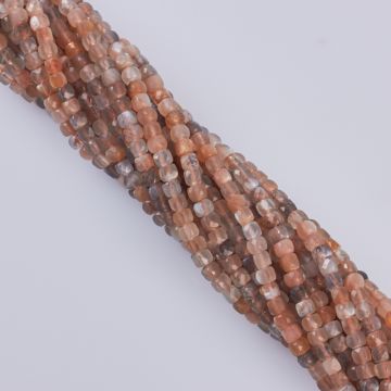 Kamień słoneczny kostka fasetowana 4mm