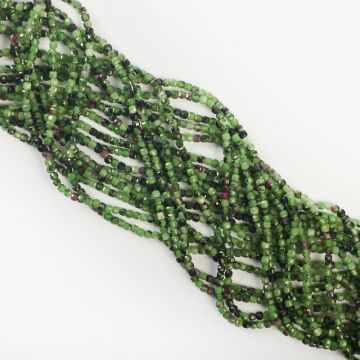 Zoisyt z rubinem kostka fasetowana 2x2,5mm