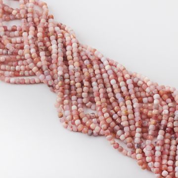Opal różowy kostka fasetowana 4mm
