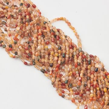 Kryształ górski z rutylem bryłki nieregularne 3x6mm Kryształ górski z rutylem bryłki nieregularne 3x6mm