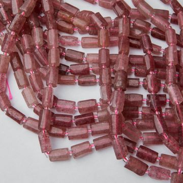 Kryształ górski truskawkowy słupek ciosany 12x8mm