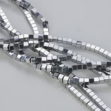 Hematyt kostka light silver 3mm