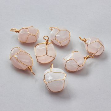 Różowy kryształ górski kamyczek opleciony 30-40mm Różowy kryształ górski kamyczek opleciony 30-40mm