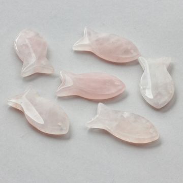 Kryształ górski różowy zawieszka rybka 39,5mm