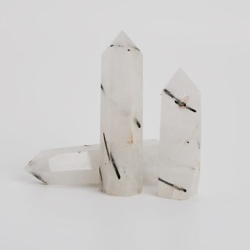 Słupek z kryształu górskiego z czarnym turmalinem 7-10cm