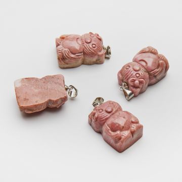 Rodonit zawieszka mix rzeźbiona 20-30mm