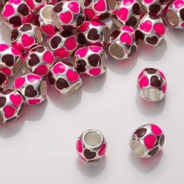 Różowy koralik z sercami 9mm