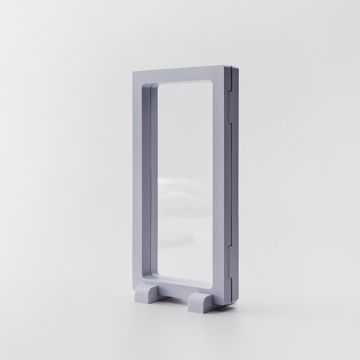 Ekspozytor z membraną ramka 3D biała z podstawką 9x18cm