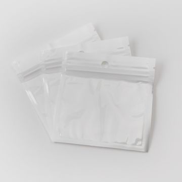 Woreczek z zamknięciem strunowym z białym tłem 10x10cm