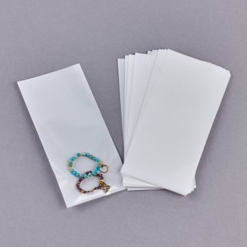 Woreczek z białym tłem 12x6cm