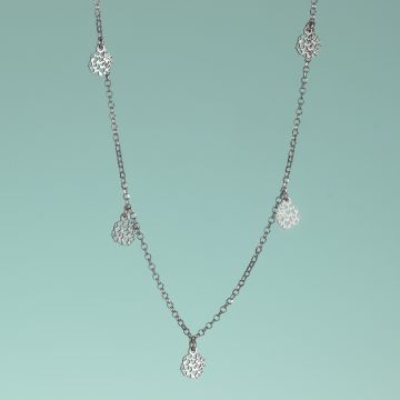 Naszyjnik rodowany z drobnymi zawieszkami AG925 42 cm