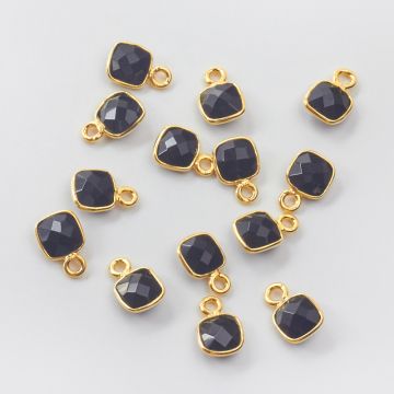 Onyks kwadrat fasetowany w srebrnym okuciu AG925 pozłacany 6mm