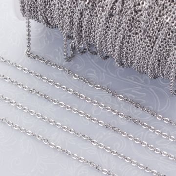 Łańcuszek płaski owal ze stali chirurgicznej w kolorze srebrnym 2x2,5mm