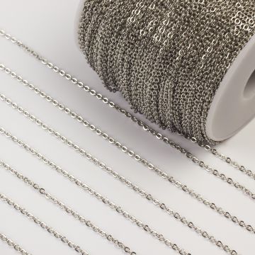 Łańcuszek ze stali chirurgicznej płaskie owale w kolorze srebrnym 2,5x2mm