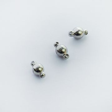 Zapięcie magnetyczne kulka ze stali chirurgicznej w kolorze srebrnym 6mm