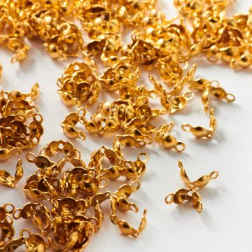 Łapaczki dziewczynki ze stali chirurgicznej w kolorze złotym 3mm PVD