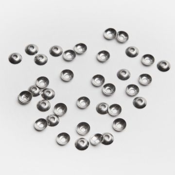 Czapeczki do koralików ze stali chirurgicznej w kolorze srebrnym 4mm