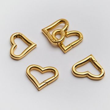 Zapięcie ozdobne serce ze stali chirurgicznej w kolorze złotym 17x20mm