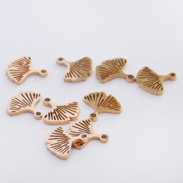 Mini zawieszka ze stali chirurgicznej liść miłorzębu w kolorze złotym 6mm