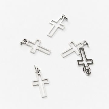 Mini zawieszka ze stali chirurgicznej krzyżyk wycięty w kolorze srebrnym 13mm