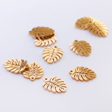 Mini zawieszka ze stali chirurgicznej liść monstery w kolorze złotym 10mm