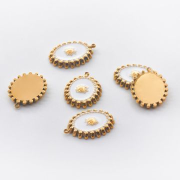 Zawieszka ze stali chirurgicznej słoneczko z białą emalią w kolorze złotym 20mm