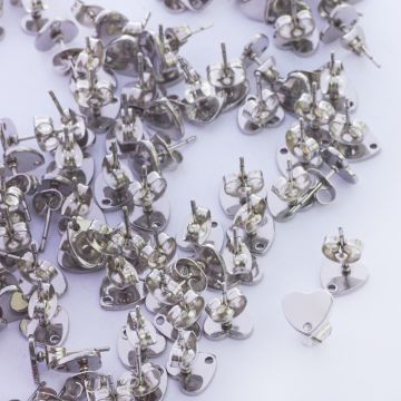 Sztyfty do kolczyków serca ze stali chirurgicznej w kolorze srebrnym 8mm