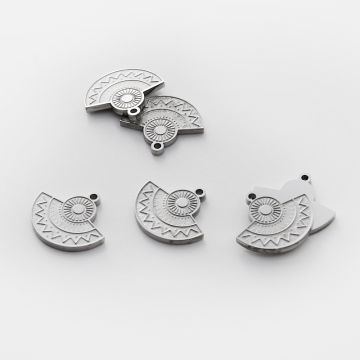 Zawieszka ze stali chirurgicznej grawerowana wachlarz w kolorze srebrnym 13mm