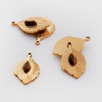 Zawieszka ze stali chirurgicznej pawie pióro z tygrysim okiem w kolorze złotym 26mm PVD