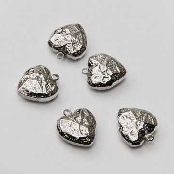 Zawieszka ze stali chirurgicznej serce pełne gniecione w kolorze srebrnym 13,5mm