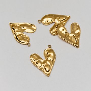 Zawieszka ze stali chirurgicznej serce nieregularne w kolorze złotym 29mm PVD