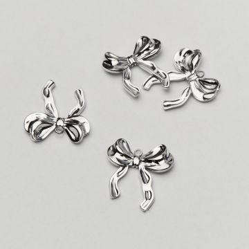 Zawieszka ze stali chirurgicznej bogata kokardka w kolorze srebrnym 24mm