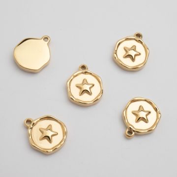 Zawieszka ze stali chirurgicznej heksagon z gwiazdką w kolorze złotym 13mm PVD