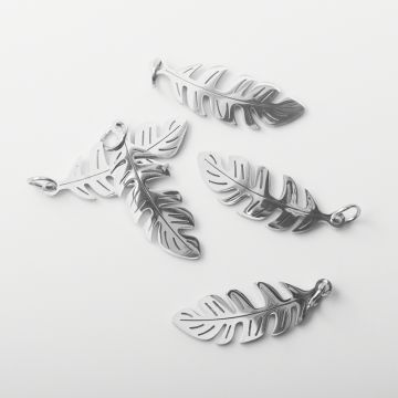 Zawieszka ze stali chirurgicznej piórko w kolorze srebrnym 26mm