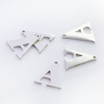 Zawieszka ze stali szlachetnej literka A w kolorze srebrnym 15mm