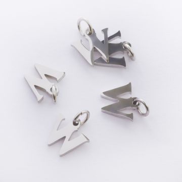 Zawieszka ze stali chirurgicznej literka W w kolorze srebrnym 7mm