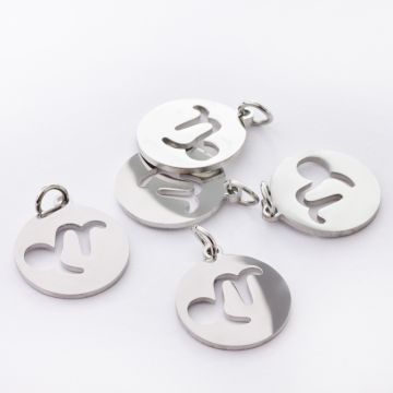 Zawieszka ze stali chirurgicznej znak zodiaku Koziorożec w kolorze srebrnym 15mm