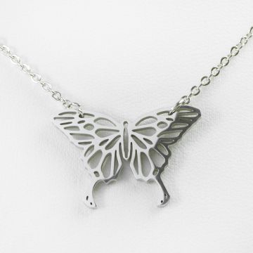 Naszyjnik ze stali chirurgicznej motyl w kolorze srebrnym 47cm