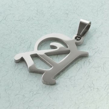 Zawieszka literka gotycka A ze stali chirurgicznej z krawatką w kolorze srebrnym 22,5mm